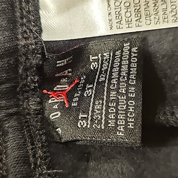 NWT Black and Gold Jordan sweatpants - Picture 5 of 7